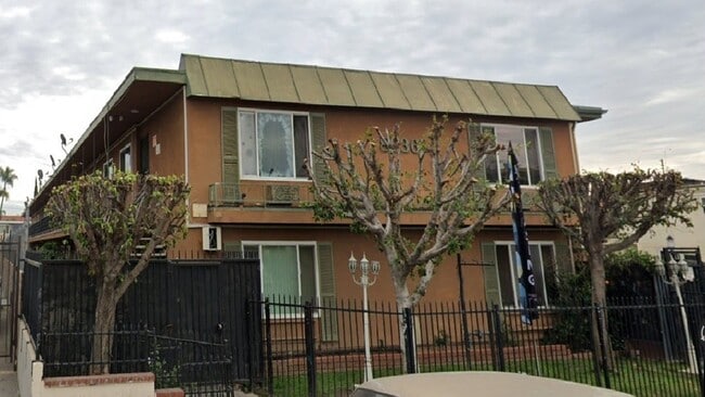 Photo - 8936 Cedros Ave Townhome
