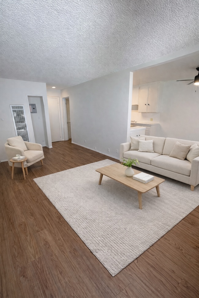 Building Photo - 7832 W Manchester Ave Unit 3