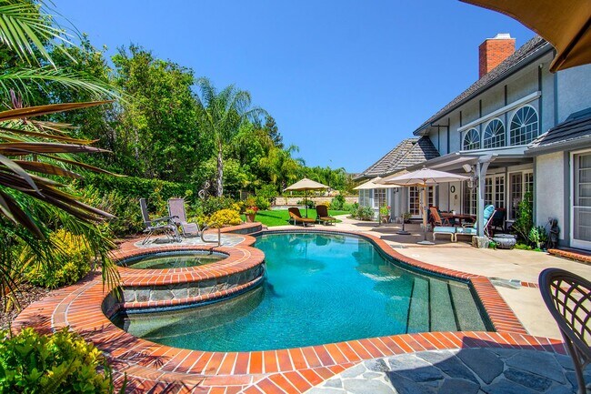 Photo - 29360 Castlehill Dr