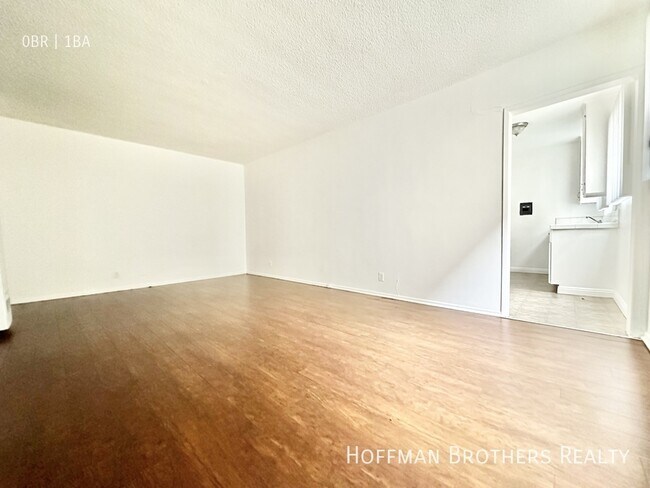 Photo - 1350 N Citrus Ave Unit 10