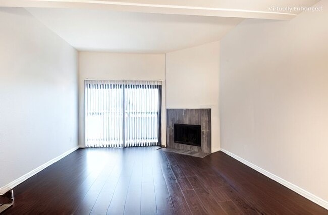 Photo - 8300 Manitoba St