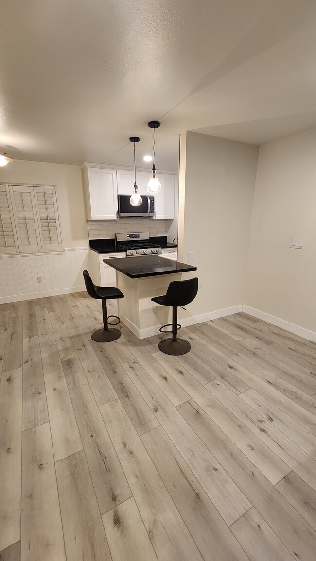 Building Photo - 3219 Colorado Ave Unit 1