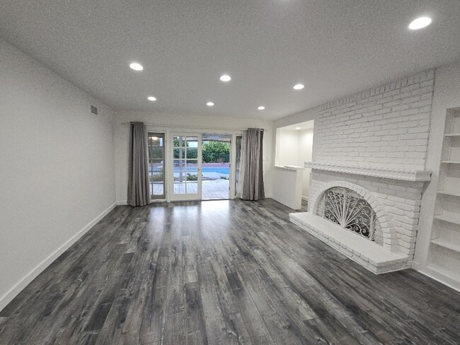 Photo - 9011 Etiwanda Ave