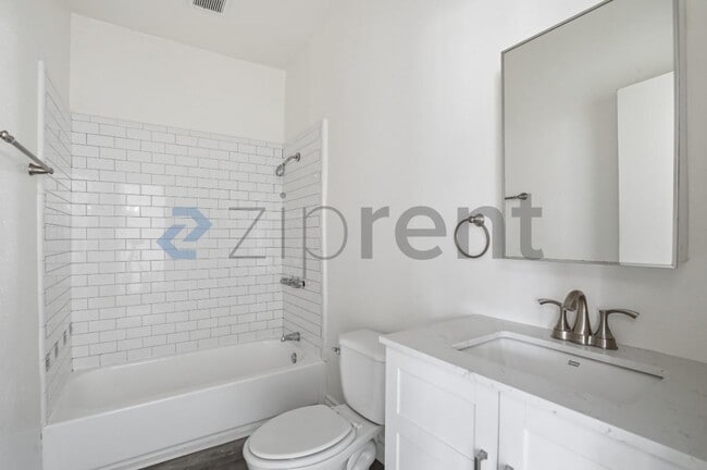 Photo - 1513 W 12th Pl