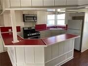 Photo - 435 Heliotrope Ave