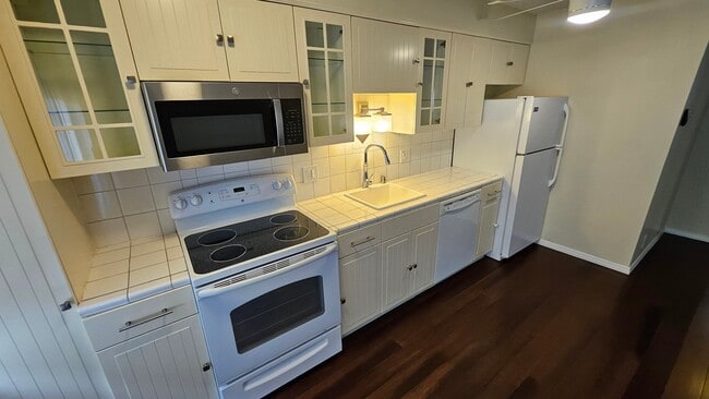 Photo - 2130 Beachwood Dr Unit 3