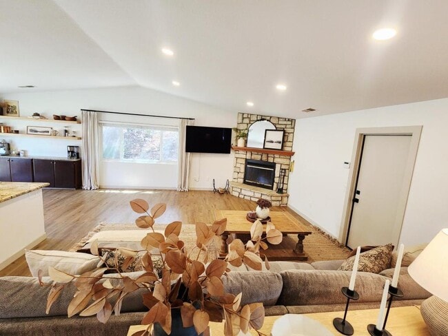 Photo - 479 Merida Dr