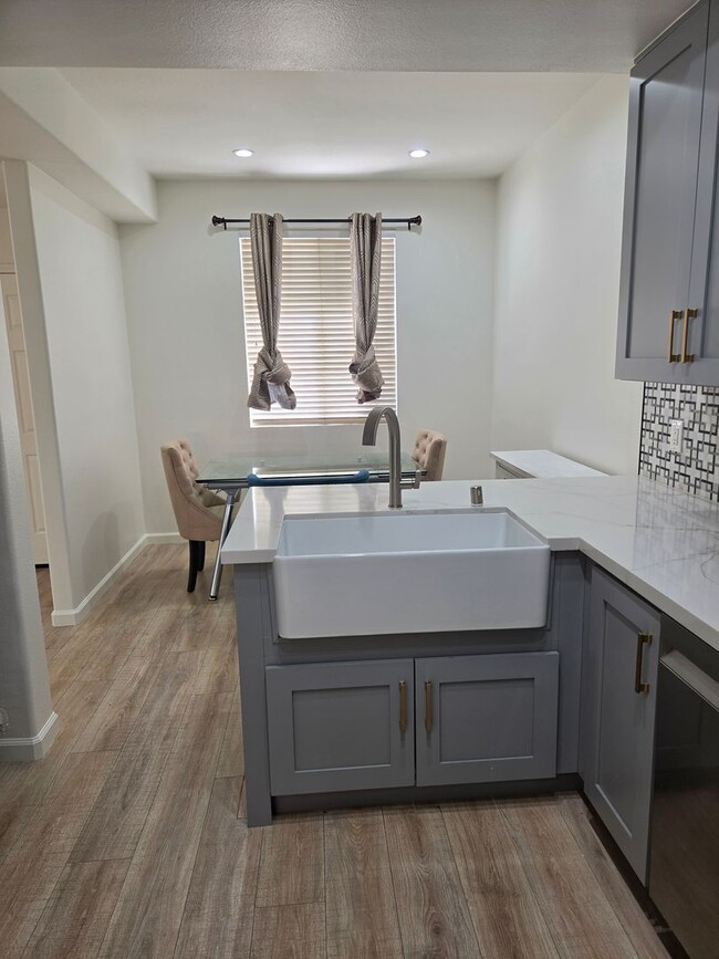 Photo - TOWNHOUSE-STYLE 3 BR + 2 1/2 BA UNIT IN CANYON COUNTRY AVAILABLE NOW