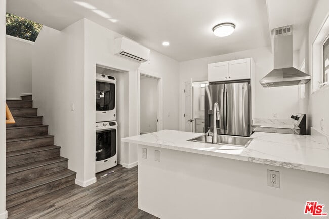 Photo - 929 W 23rd St Unit 931