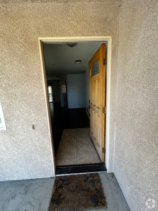 Building Photo - 9744 Sierra Madre Rd Rental