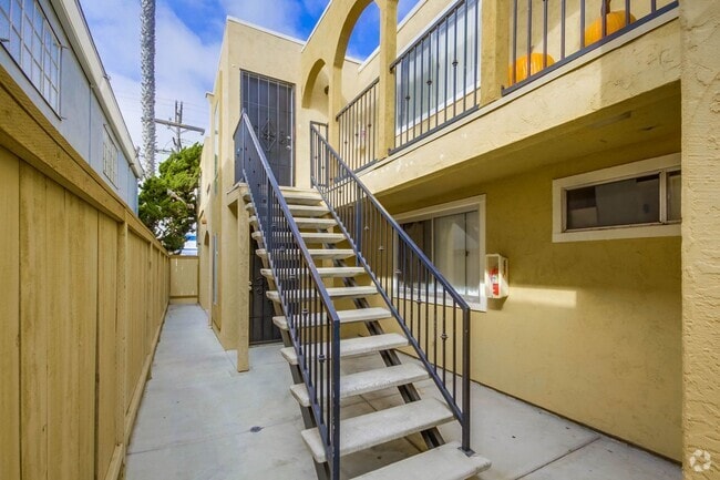 Building Photo - 1 Bed/1 Bath Pacific Beach Unit 5 Rental