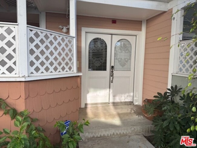 Photo - 320 N Catalina Ave Townhome