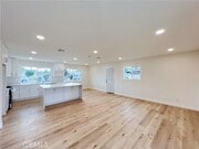 Photo - 5261 Raintree St