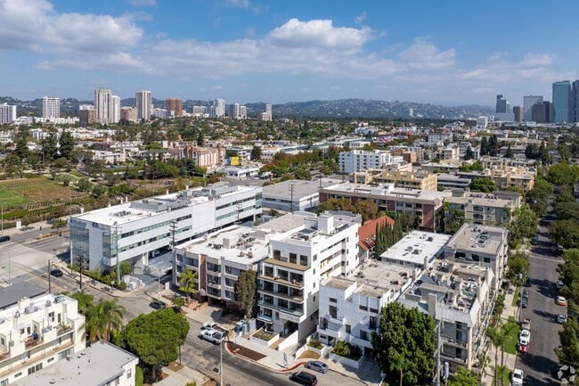 Photo - 1822 Overland Ave