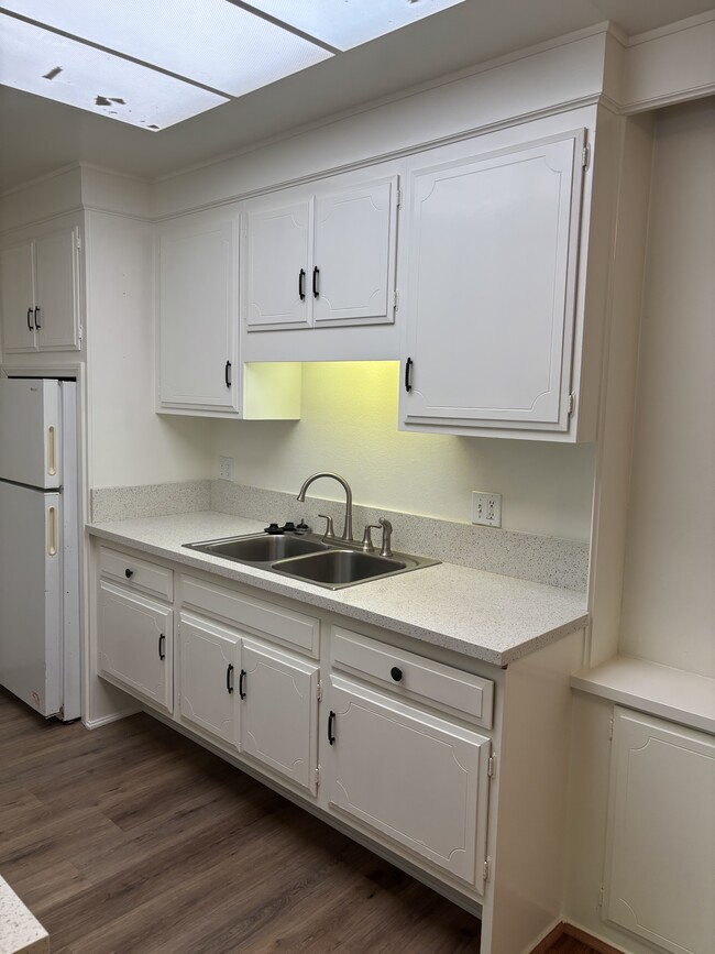 Photo - 2280 Via Mariposa W Unit N