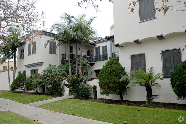 Building Photo - 6030 Whitworth Dr Unit 8 Rental