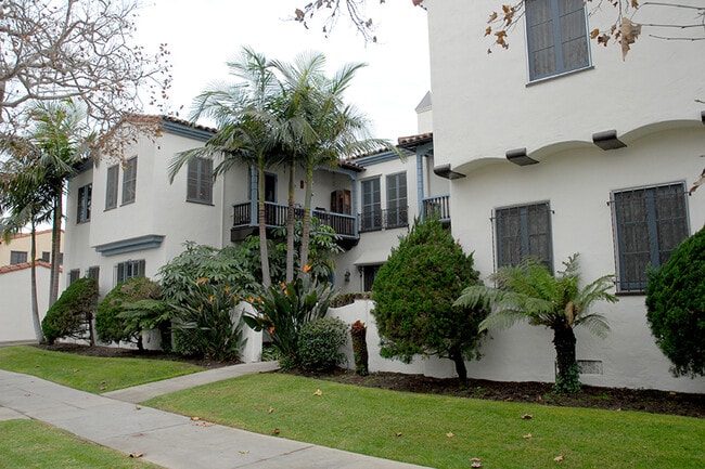 Photo - 6030 Whitworth Dr Apartments Unit 8