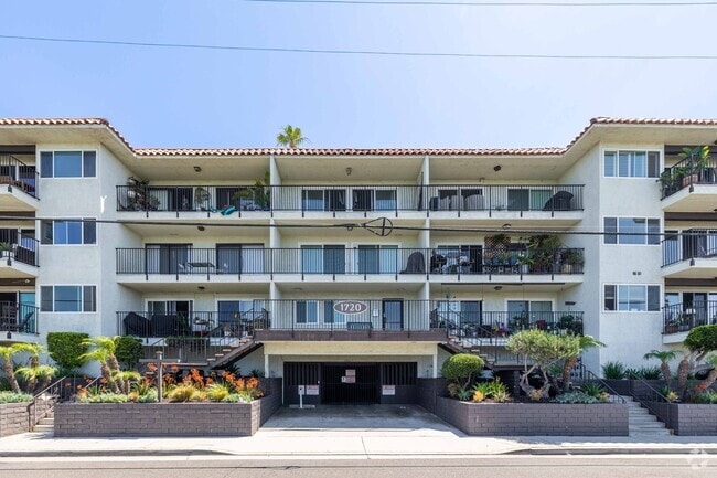 Building Photo - 1720 Ardmore Ave Unit 323 Rental