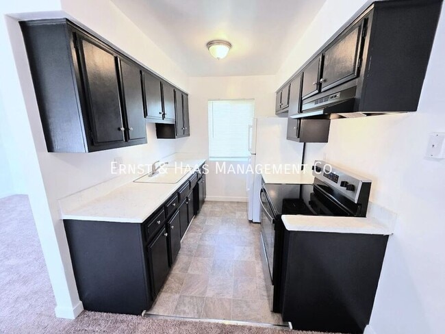 Photo - 240 E Burnett St Unit #05