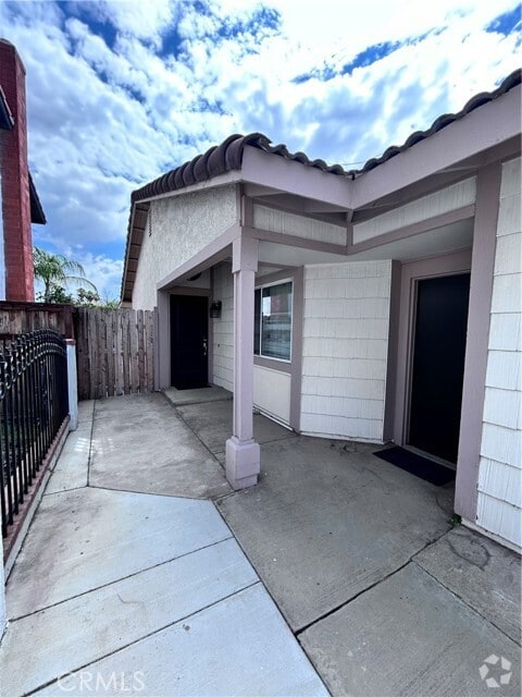 Building Photo - 11824 Honey Hollow Rental