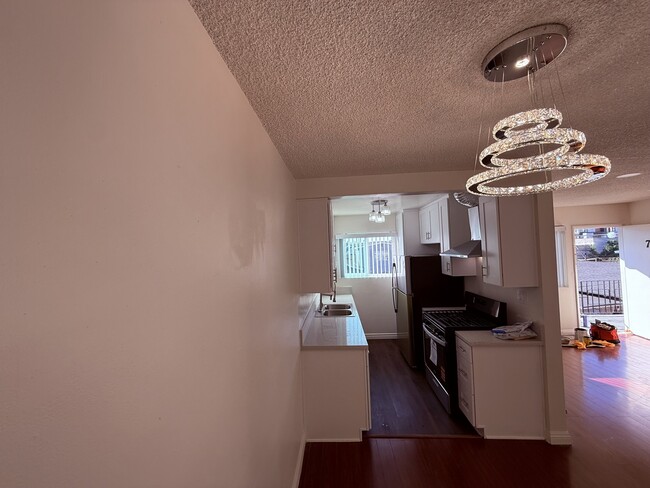 Building Photo - MELROSE HILL REGENCY LLC Unit 7