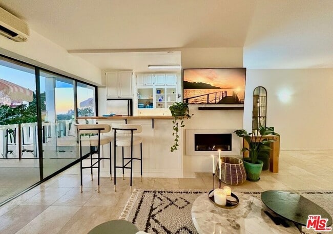 Photo - 999 N Doheny Dr Unit 711