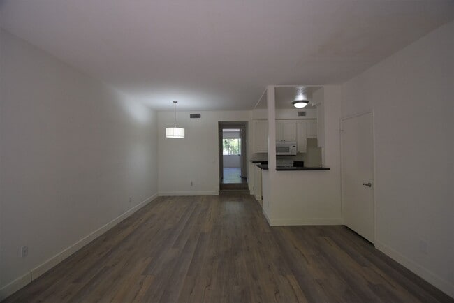 Photo - 11434 Moorpark St Unit 102