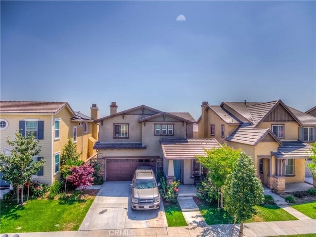 Photo - 662 E Gardenia Dr House