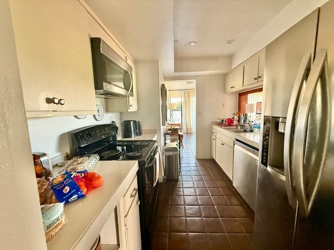 Kitchen - 3375 Foothill Rd Unit 3375 Foothill Rd 511