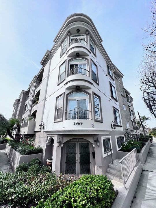 Building Photo - 2969 Kelton Ave Rental