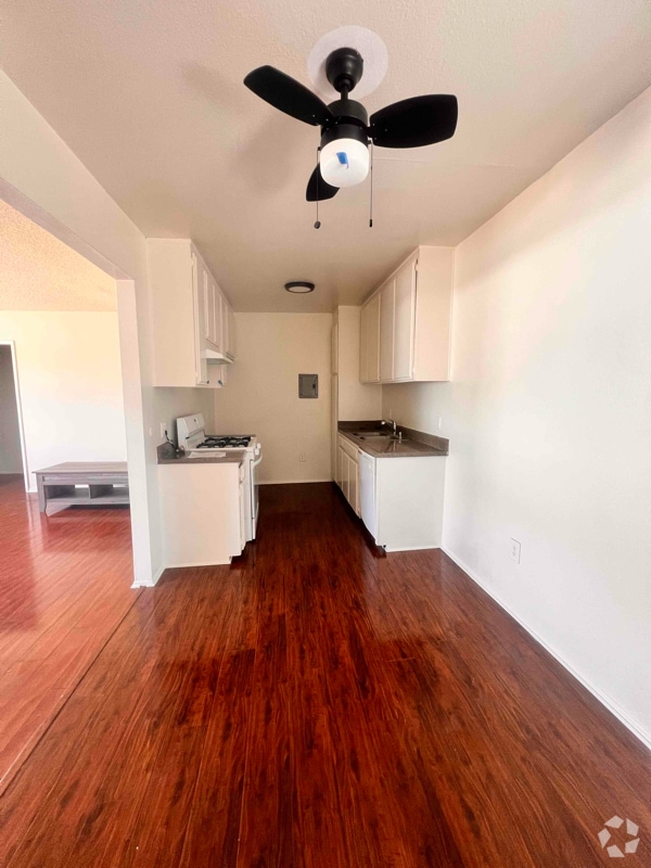 Building Photo - 20957 Bryant St Rental