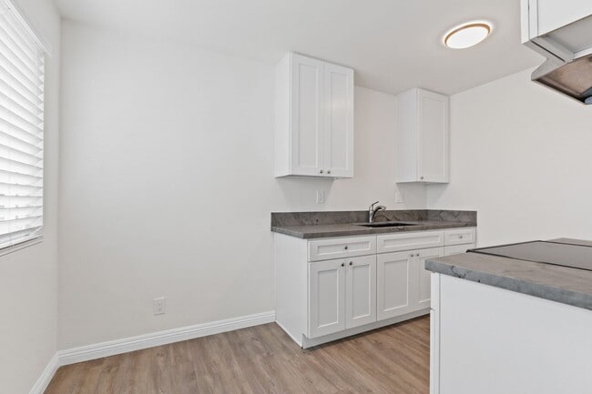 Photo - Bright Upstairs Apartment in North Long Beach Unit 55th4