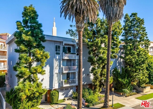 Photo - Spacious 2 bed/2bath newly renovated condo in Westwood- 1275 Sq ft.