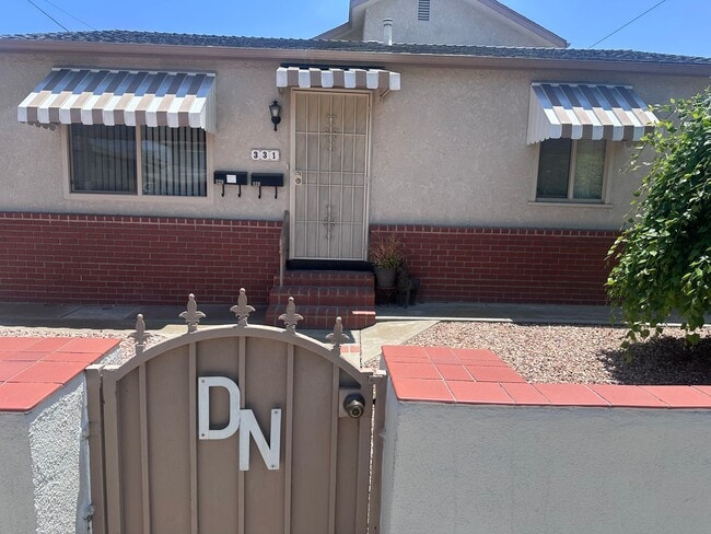 Cute Front House In San Pedro - Cute Front House In San Pedro