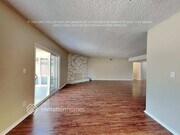 Photo - 15857 Liggett St