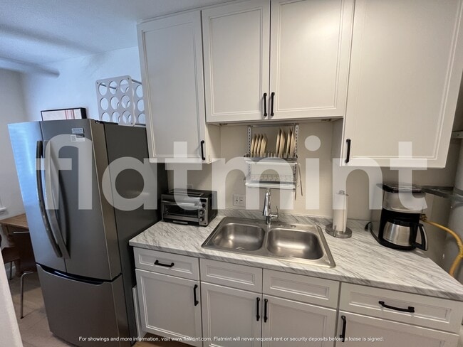 Photo - 1934 E Washington Blvd Townhome