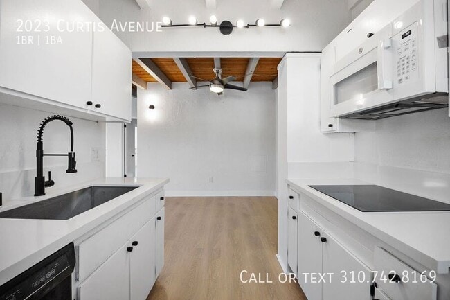 Photo - 2023 Curtis Ave