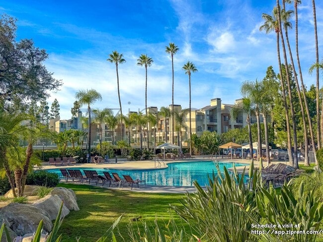 Building Photo - 5500 Owensmouth Ave