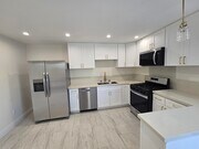 Photo - 11015 Califa St