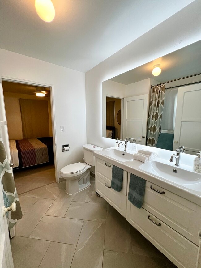 Photo - 530 N Quarantina St