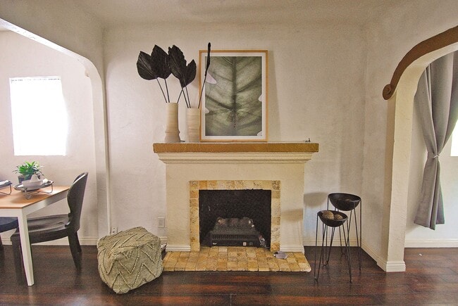 Photo - 826 Michigan Ave