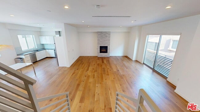 Building Photo - 1715 Armacost Ave Unit 3