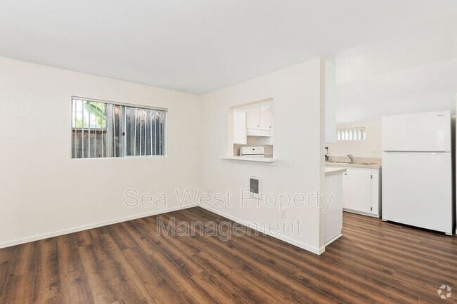 Building Photo - 2409 Newcastle Unit B Rental