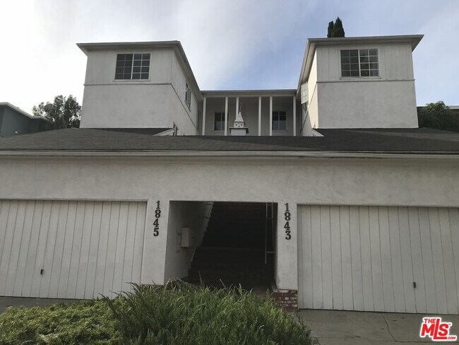Building Photo - 1843 S Beverly Glen Blvd Unit 1/2