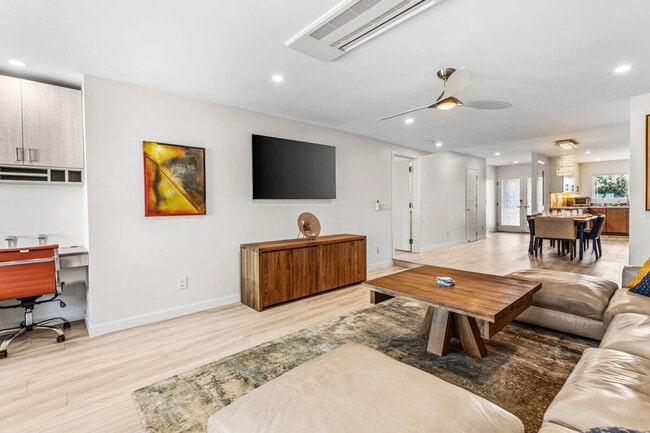 Building Photo - 233 S Helix Ave Unit SI ID1537427P