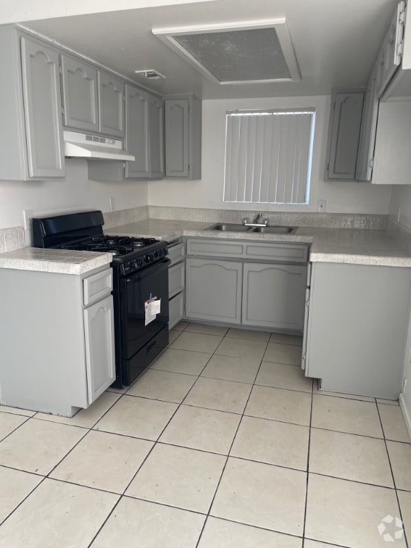Building Photo - 11951 Chamberlaine Way Rental