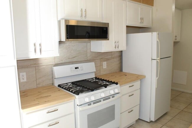 Photo - One Story end unit condo 2 Br/1 Ba - Beaco...