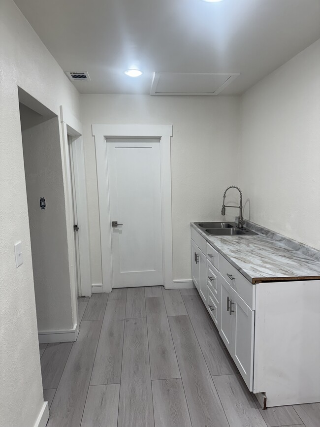 Photo - 8702 Stewart and Gray Rd