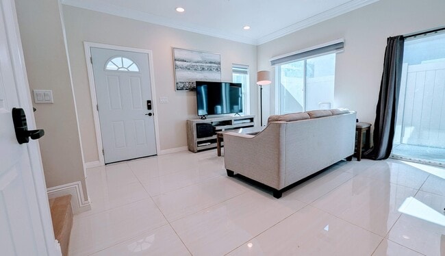 Photo - 342 Pasadena Ave