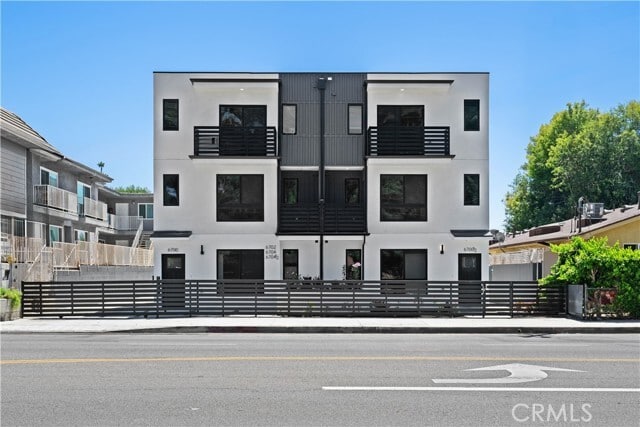 Building Photo - 6704 Kester Ave Rental